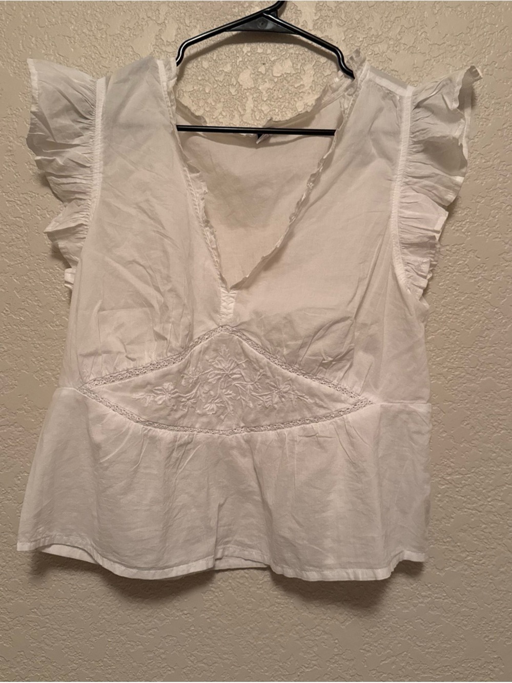 Old Navy White V-Neck Ruffled Sleeve Blouse